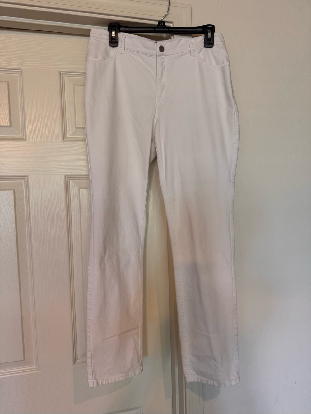 Lafayette 148 Thompson Waxed Denim Slim Leg Jeans White Size 8. Originally $398